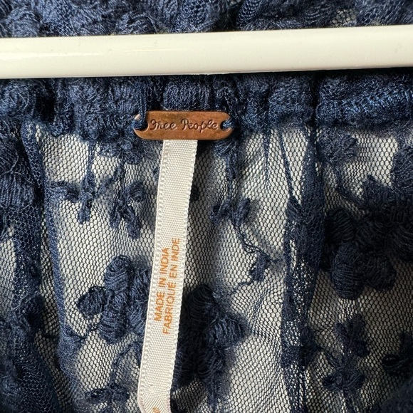 Free People Navy Embroidered Jubilee Floral Lace Peasant Top stretch siz… - Picture 7 of 11